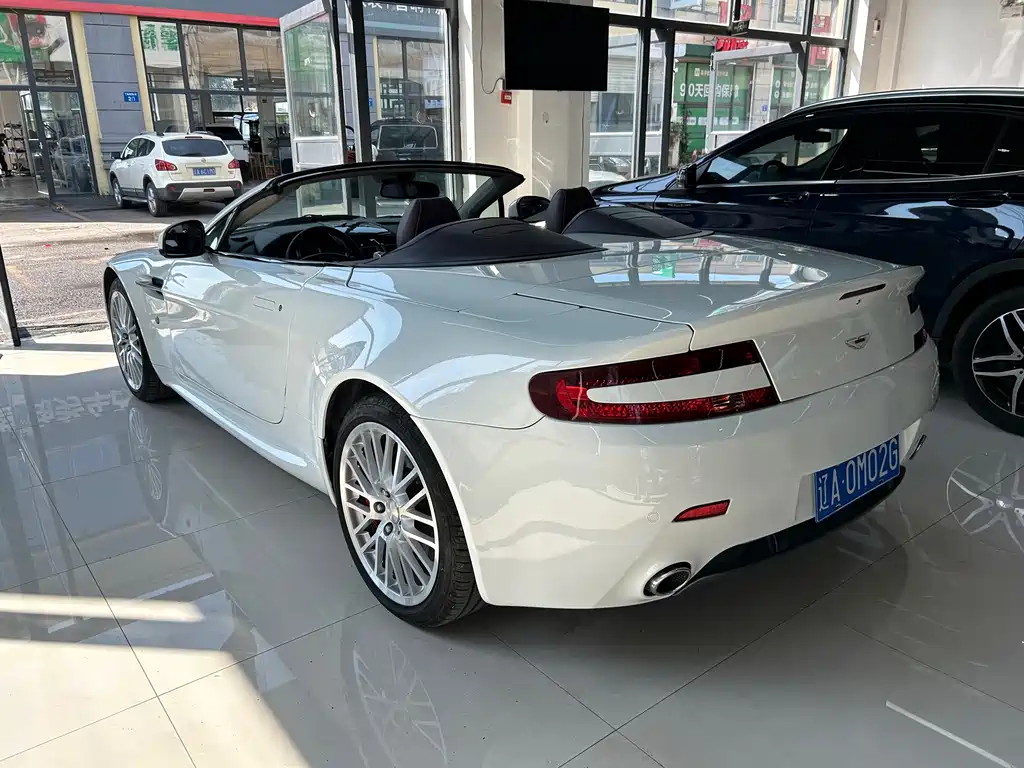 V8 Vantage V8 Vantage 2011款 4.7 L Sportshift Roadster