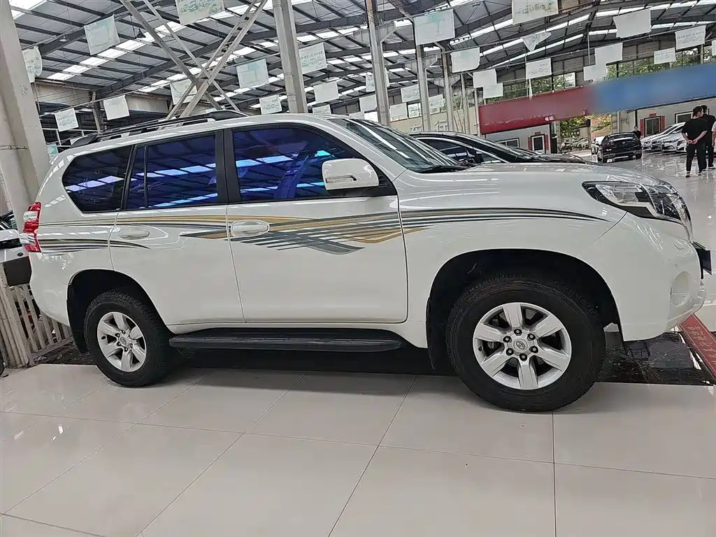 Prado 2.7 L Auto Luxury