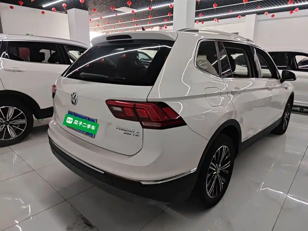 Tiguan L Facelift 330 TSI Auto 2 WD Panoramic Comfort CN-VI
