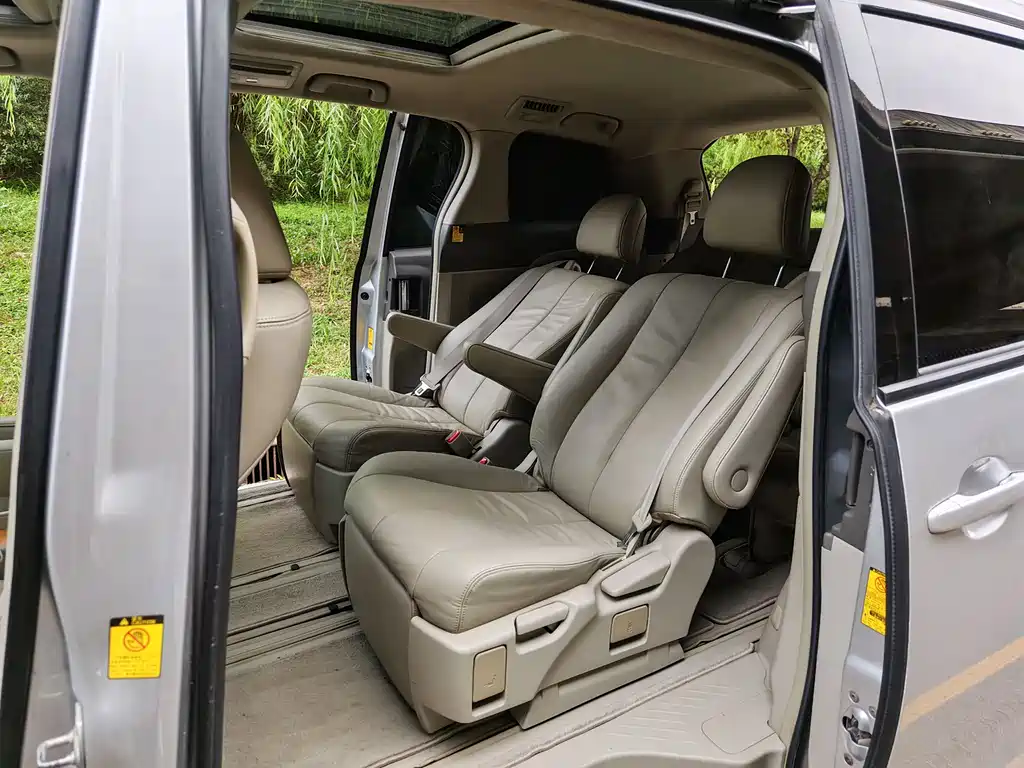 Previa 3.5 L 7 -seat Luxury