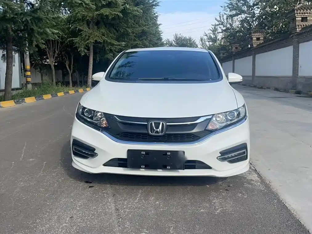 Jade 1.8 L Auto Comfort 5-seat