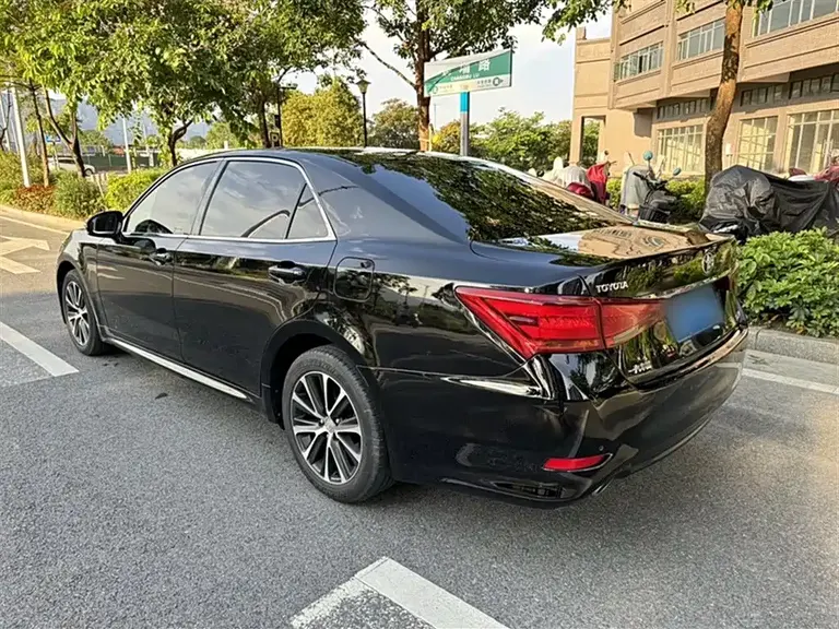 Toyota Crown 2.0 T Fashion