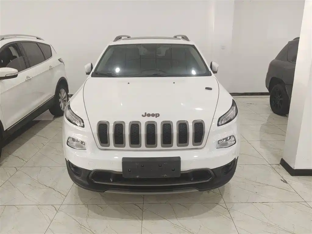 Cherokee 自由光 2016款 2.4 L 75周年致敬版