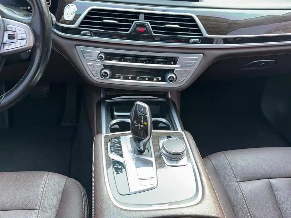BMW 7 Series 730 Li Leading