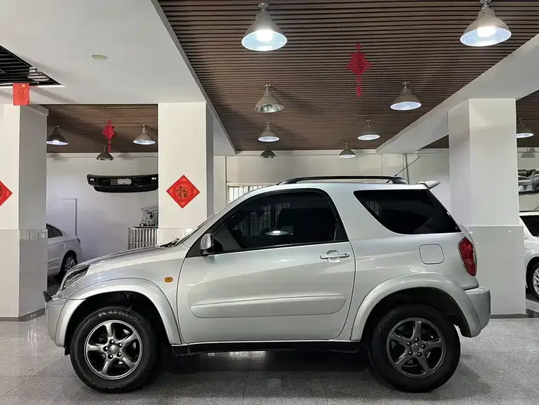 Toyota RAV4 (Import) 2.0 3-door