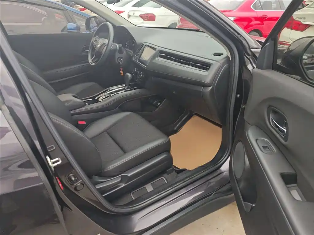 Vezel 1.5 L CVT Pioneer