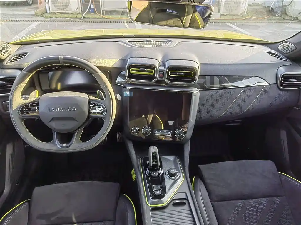 Lynk & Co 03 03+ 2.0 TD Auto Wind Control