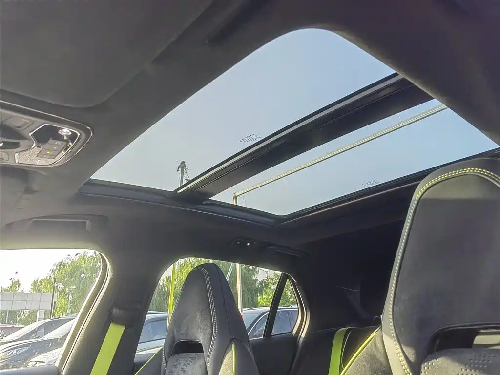 Lynk & Co 03 03+ 2.0 TD Auto Wind Control