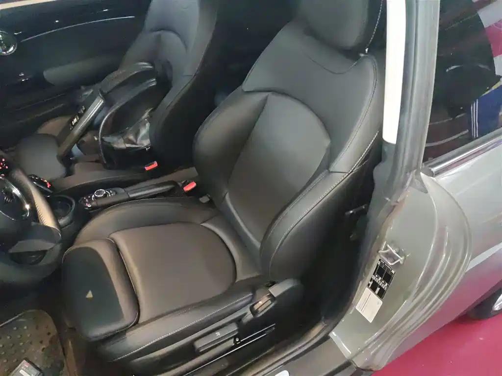 MINI Facelift 1.5 T COOPER Classic