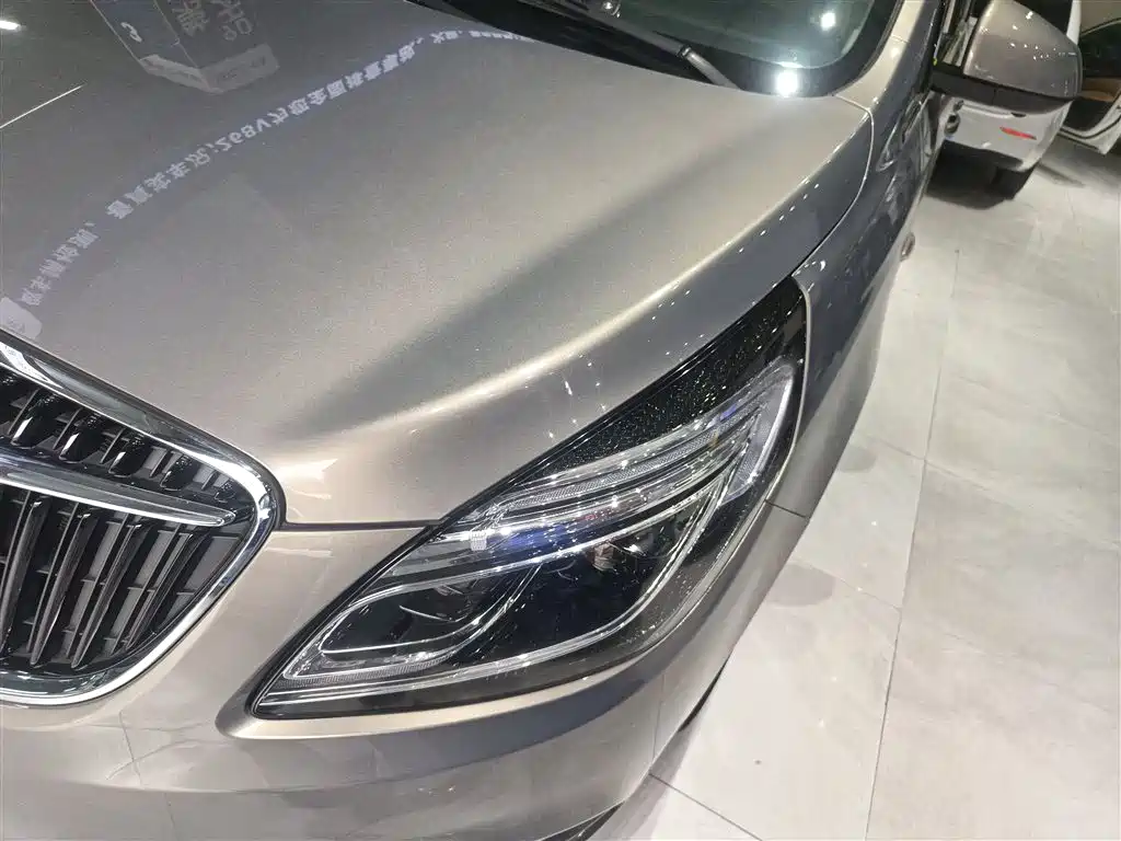 Buick GL8 28 T Luxury CN-VI