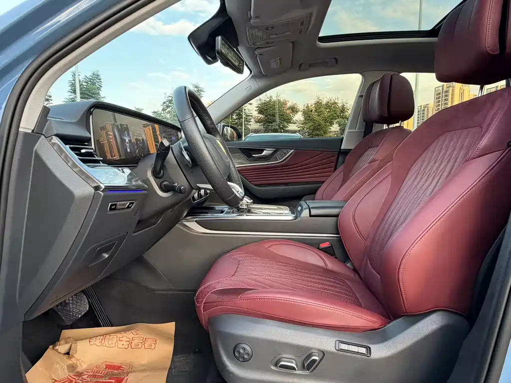 Hongqi HS5 2.0 T 4 WD Flagship Leading Pro
