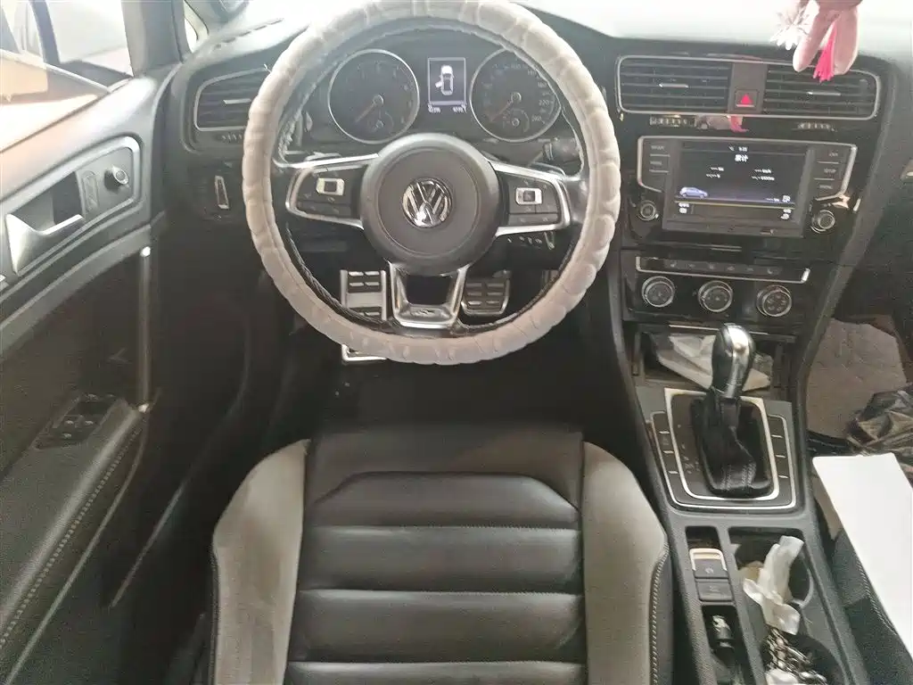 Golf 280 TSI Auto R-Line Million Commemorative