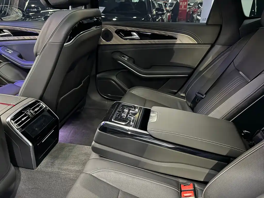 Hongqi H9 2.0 T Connected Flagship Enjoyment