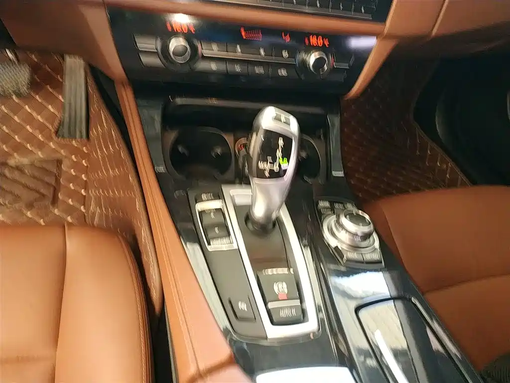 BMW 5 Series 520 Li Elegant