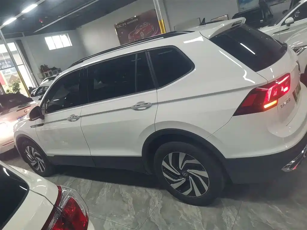 Tiguan L 330 TSI Auto 2 WD Comfort Enjoyment