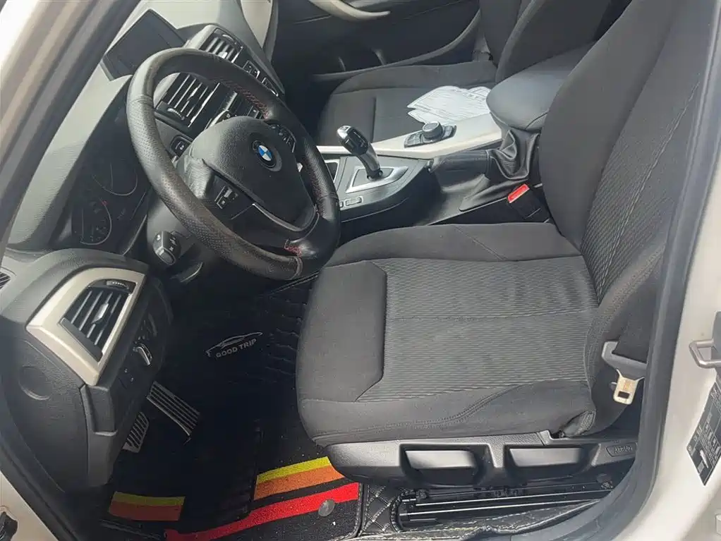 BMW 1 Series (Import) Facelift 116 i Leading