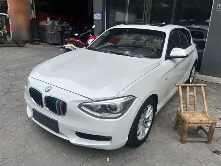 BMW 1 Series (Import) Facelift 116 i Leading