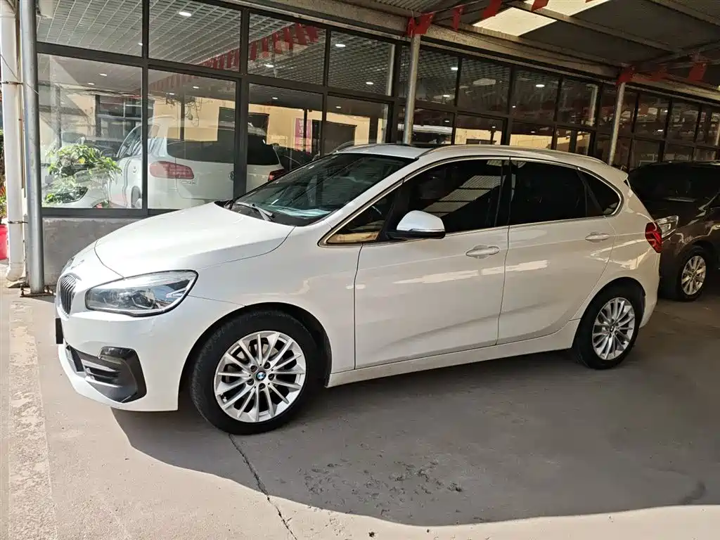 BMW 2 Series Active Tourer 218 i Leading
