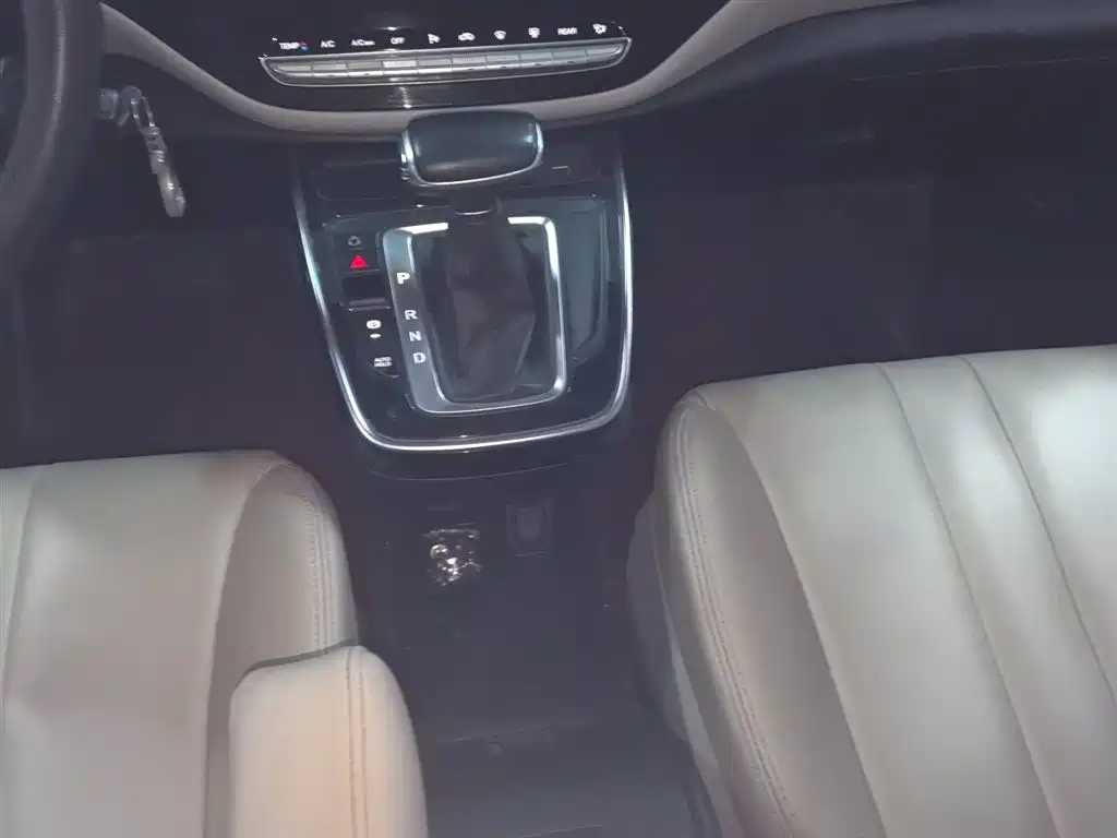 GAC Trumpchi M6 传祺M6 2019款 270 T DCT精英版（七座）国VI