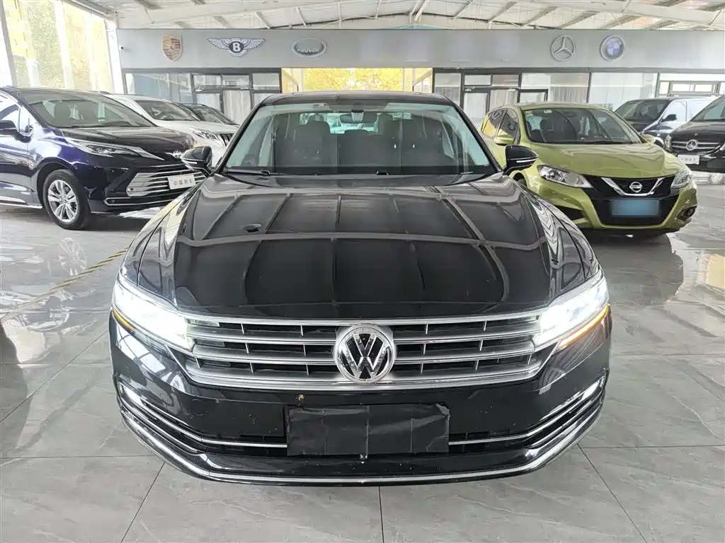 Phideon 380 TSI 2 WD Business CN-VI