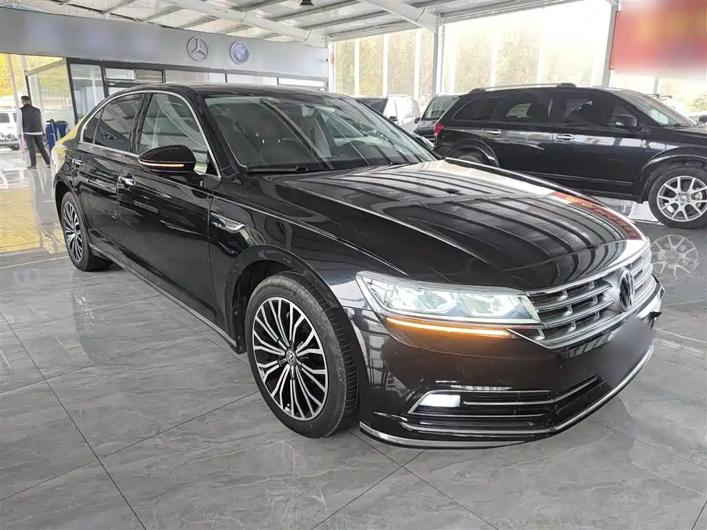 Phideon 380 TSI 2 WD Business CN-VI