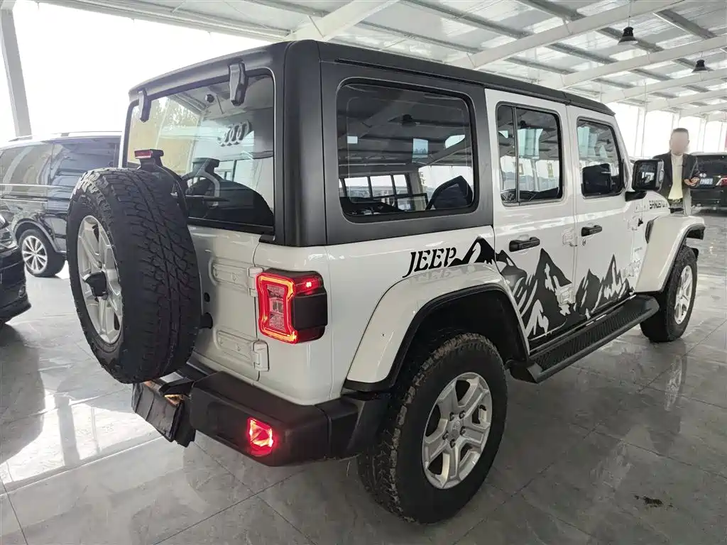 Wrangler 2.0 T Sahara 4-door CN-VI