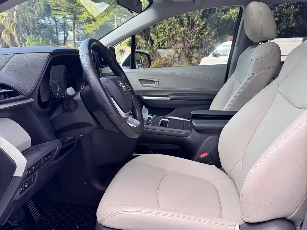 Sienna 2.5 L Hybrid Comfort