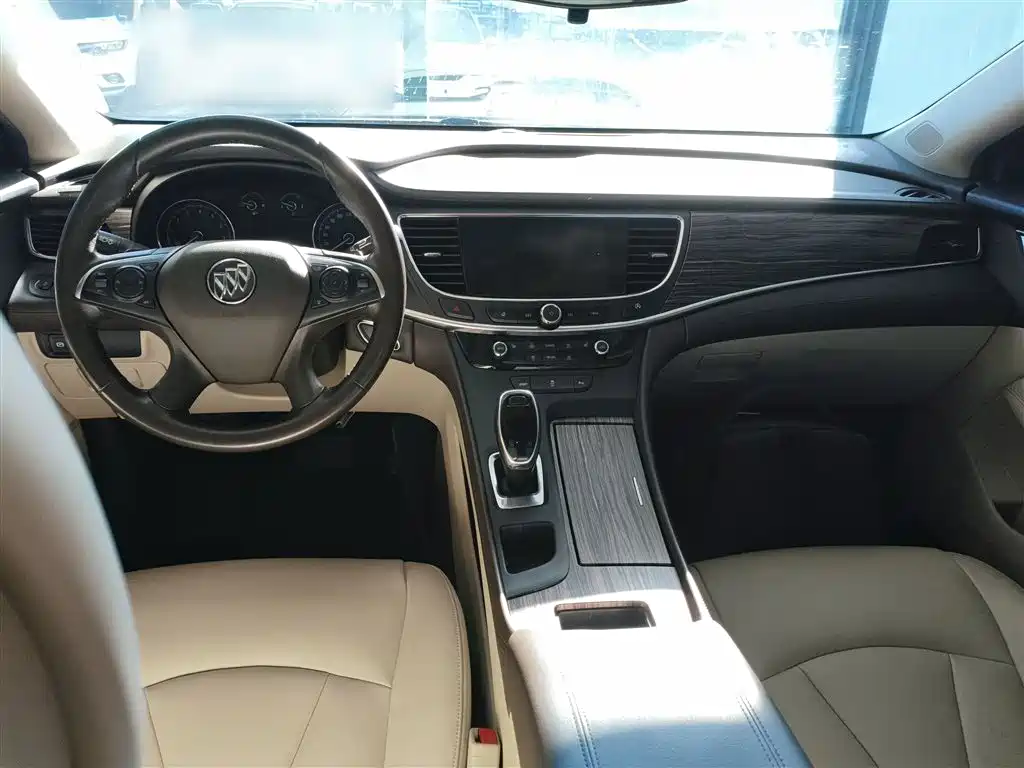 LaCrosse Facelift 20 T Leading