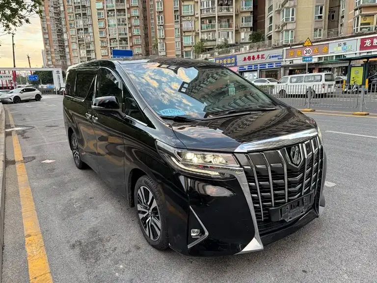 Toyota Alphard Facelift 3.5 L Luxury