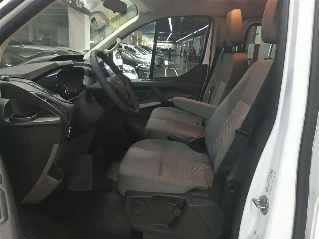 Transit 2.0 T Gasoline Auto Multi-purpose Commercial SWB Low Roof 6-seat CN-VI