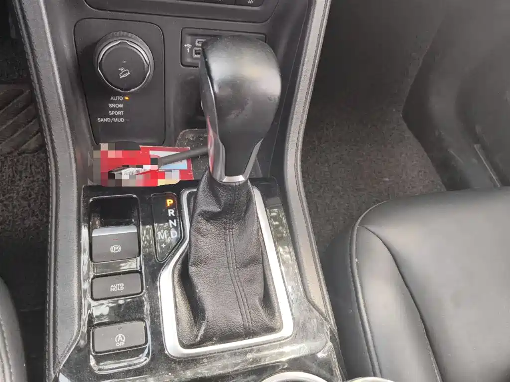 Grand Commander 2.0 T 4 WD Premium Enjoyment CN-V