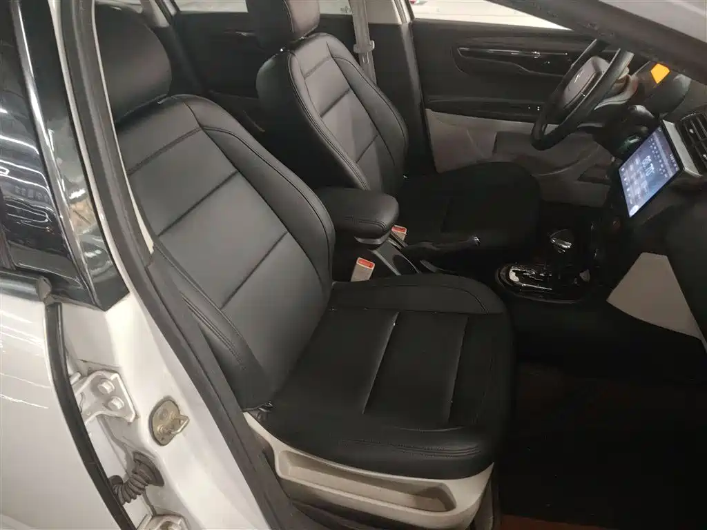C-Quatre Sedan 1.6 L Auto Fashionable