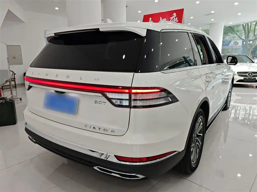 Aviator 3.0 T V6 4 WD Premium