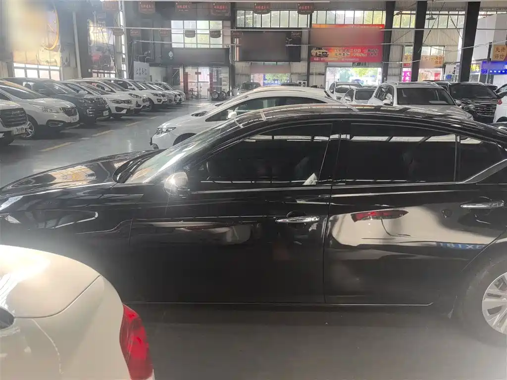 Teana 2.0 L XL Comfort