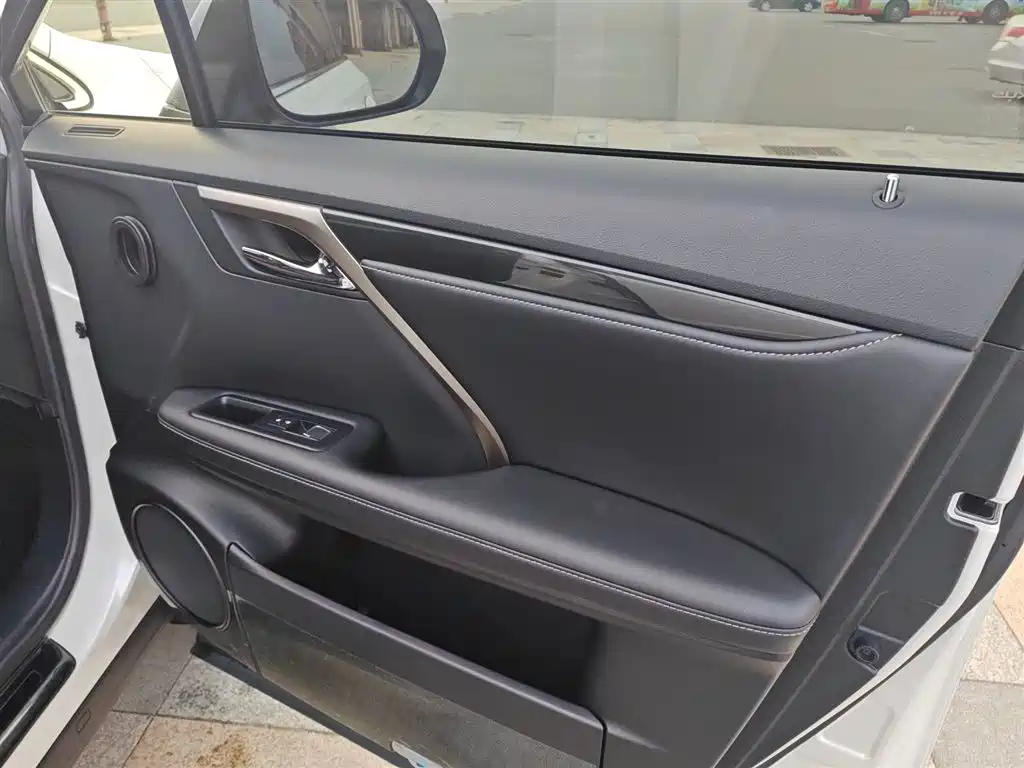 Lexus RX 300 2 WD Elite CN-V