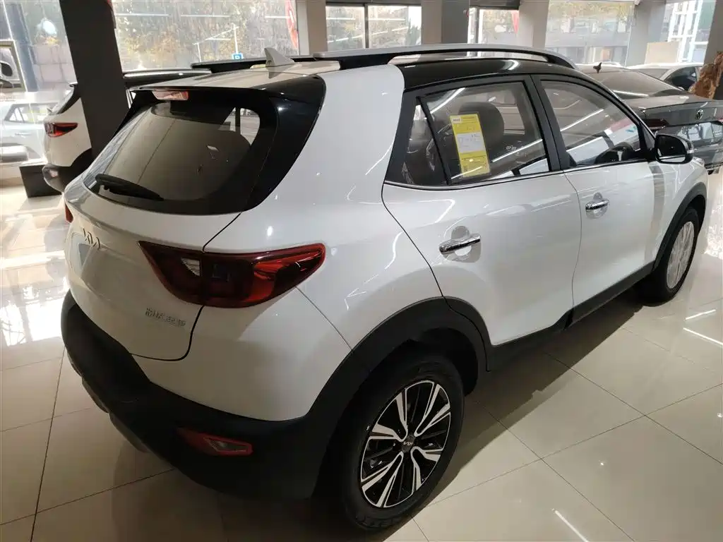 Stonic 1.4 L CVT Sunroof
