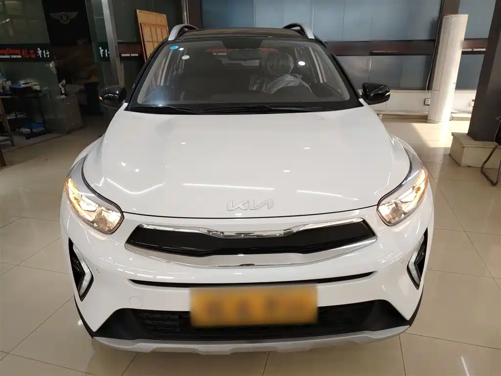 Stonic 1.4 L CVT Sunroof