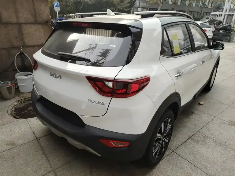 Kia Stonic 1.4 L CVT Sunroof