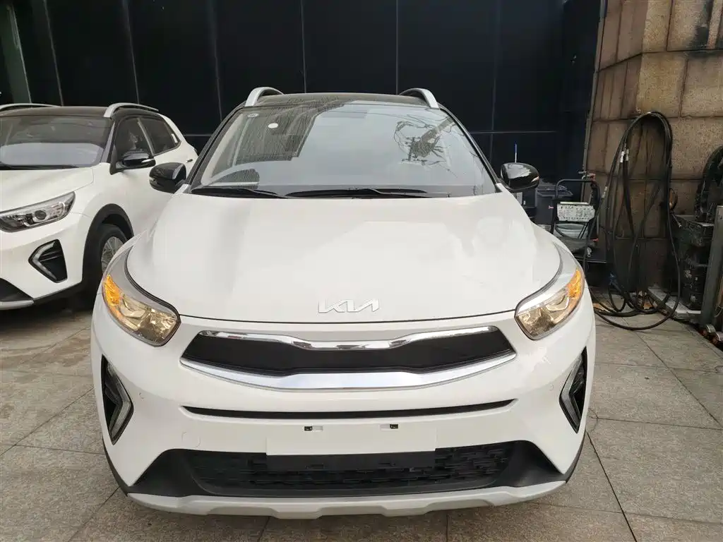 Stonic 1.4 L CVT Sunroof