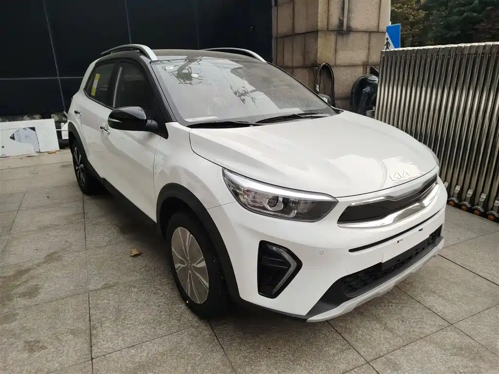 Stonic 1.4 L CVT Sunroof