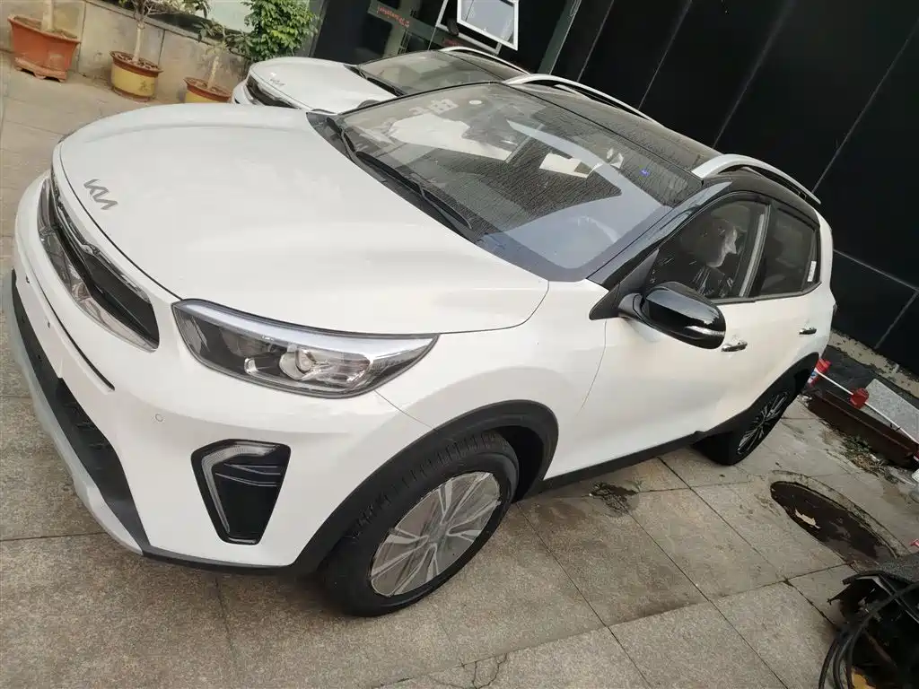 Stonic 1.4 L CVT Sunroof