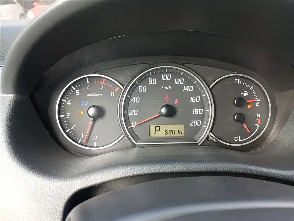 Swift 1.5 L Auto 20 Anniversary Limited