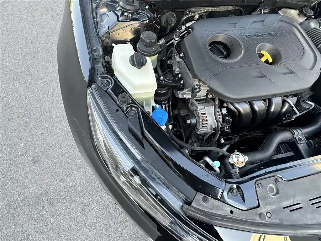 Kia K5 起亚K5 2014款 2.0 L 手动GL