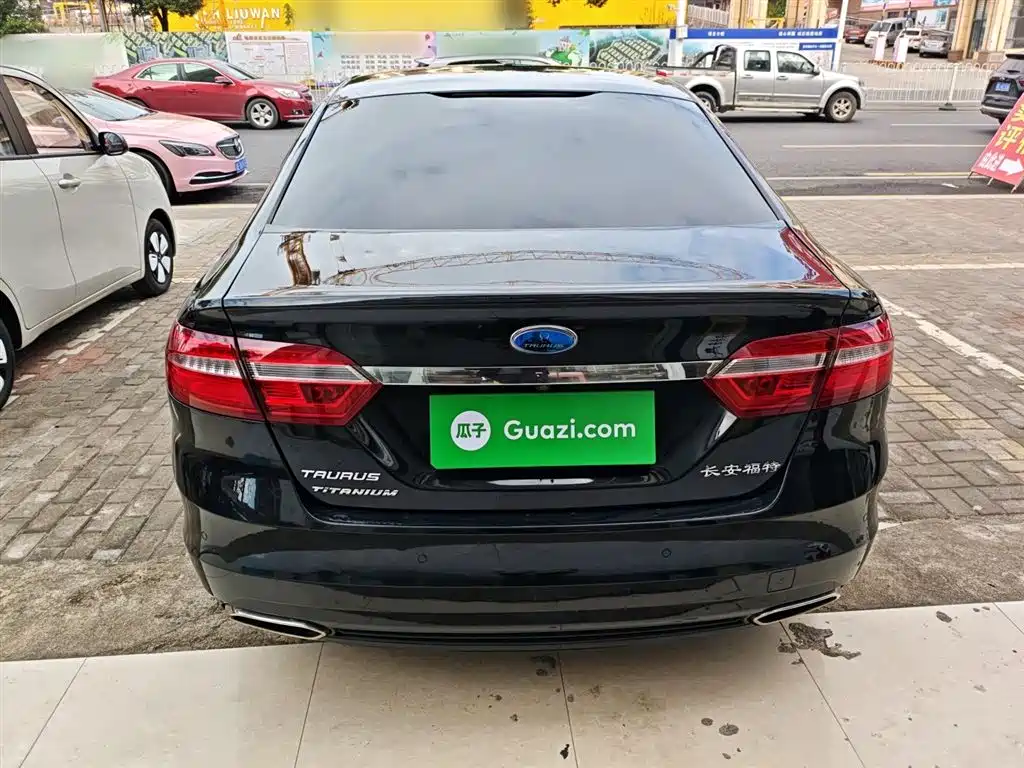 Taurus EcoBoost 245 Fashion