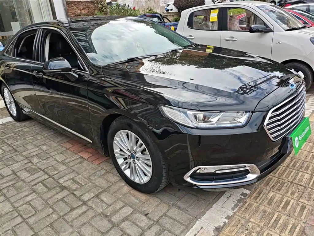 Taurus EcoBoost 245 Fashion