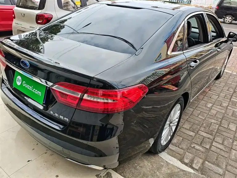 Ford Taurus EcoBoost 245 Fashion