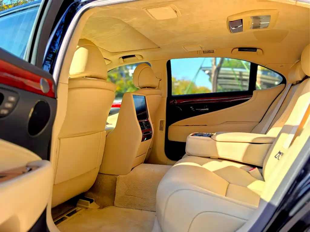 Lexus LS 600 hL