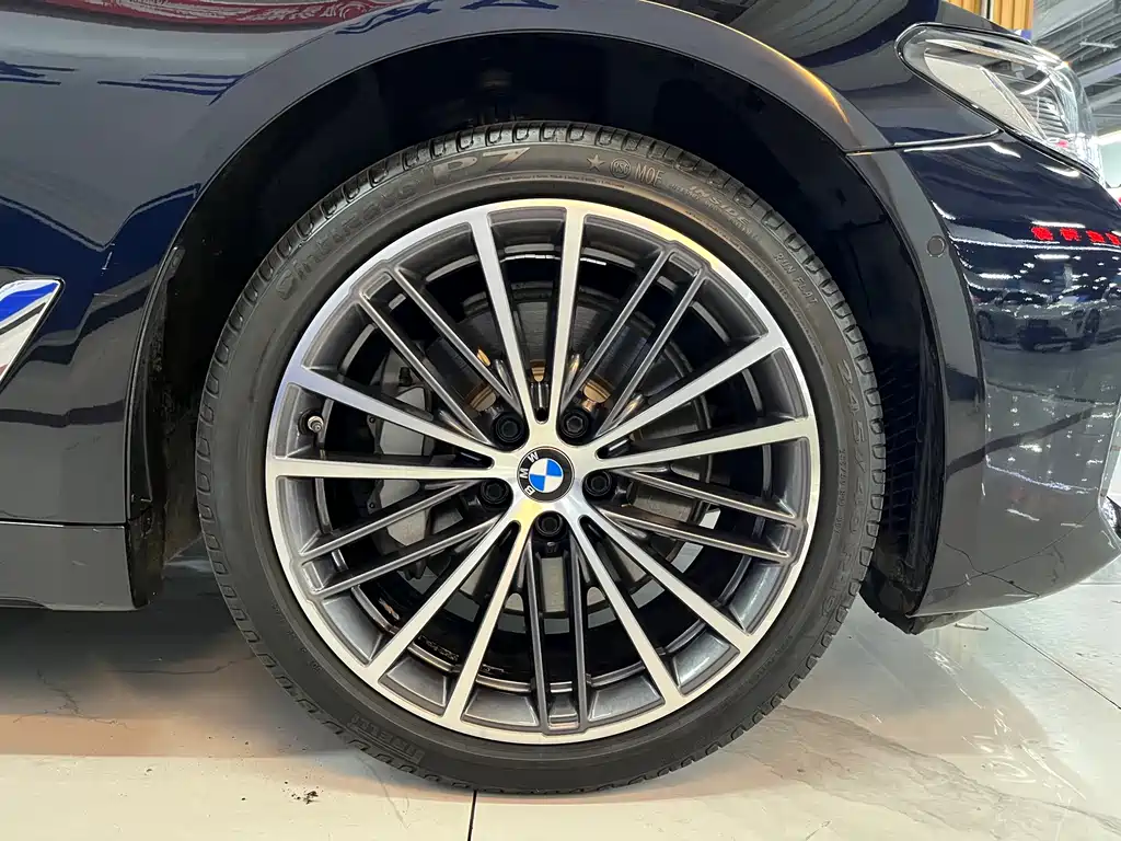 BMW 5 Series 530 Li xDrive M Sport Package