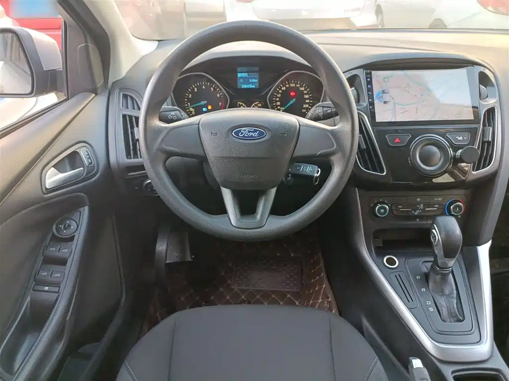 Focus Hatchback 1.6 L Auto Comfort