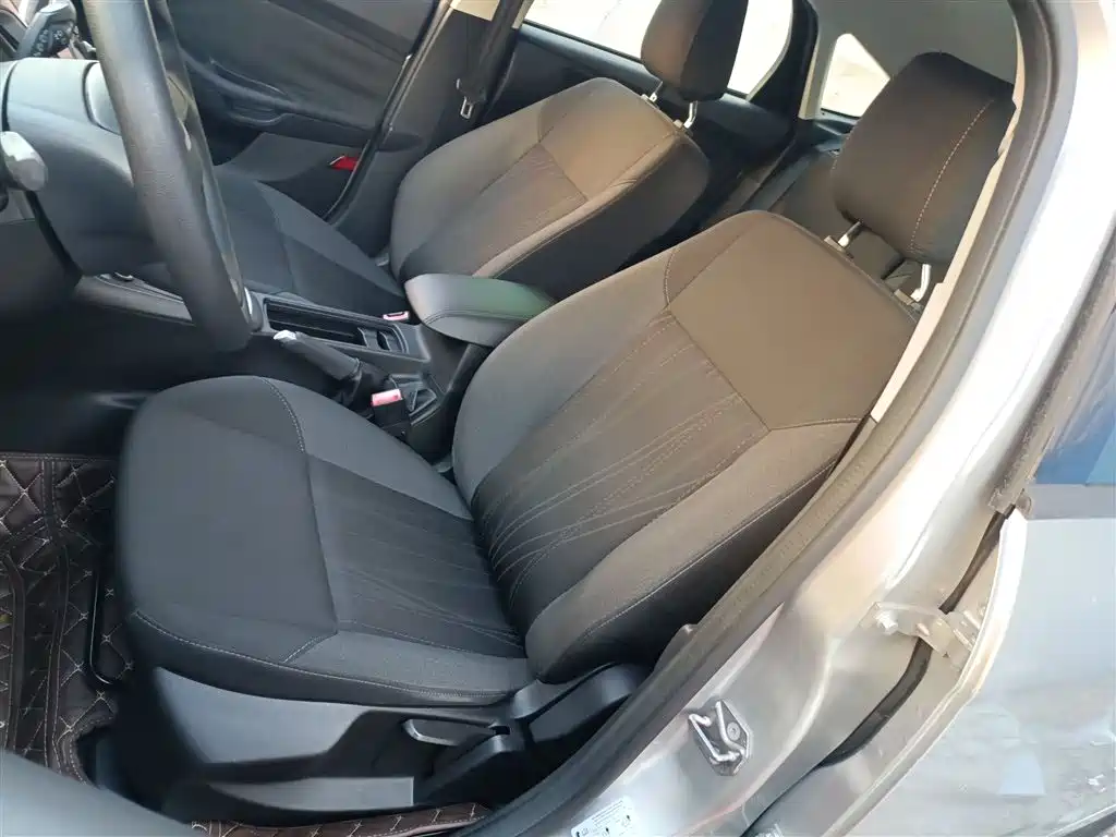 Focus Hatchback 1.6 L Auto Comfort